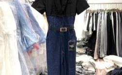 搭配牛仔连体衣的西服品牌